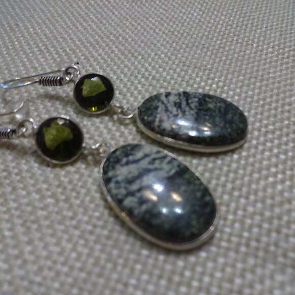 Natural VARICSITE JASPER & OLIVE TOPAZ Handmade Sterling 925 Dangle Earring 651C - Picture 1 of 3